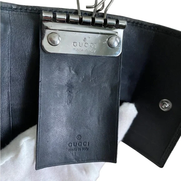 Gucci monogram key holder